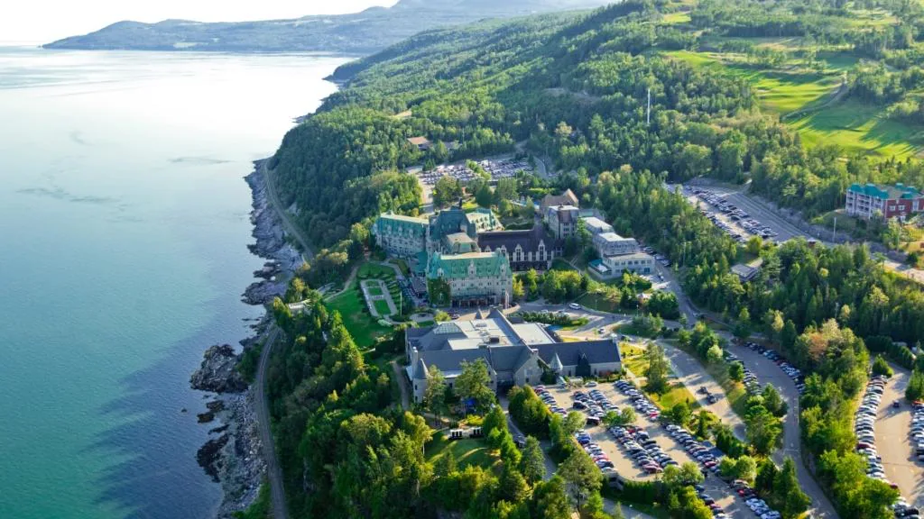 Vue aérienne du Manoir Richelieu